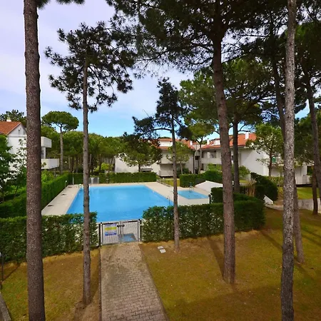 Cozy Flat With Balcony And Pool アパート